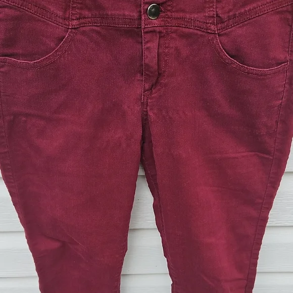 Forever 21 Maroon Hi Rise Jean - Picture 2 of 5